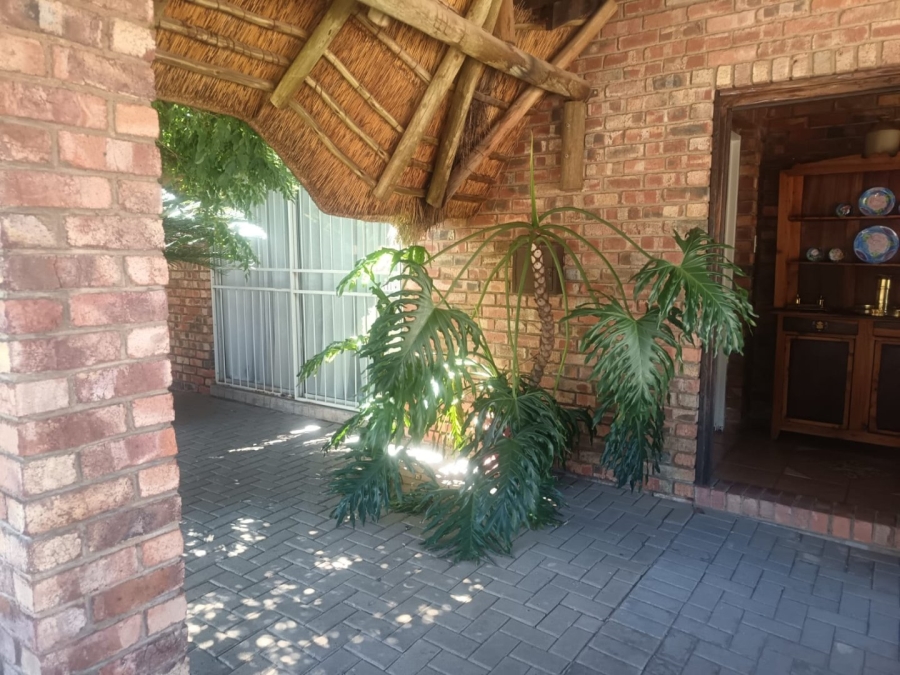 3 Bedroom Property for Sale in Roylglen Gardens Northern Cape